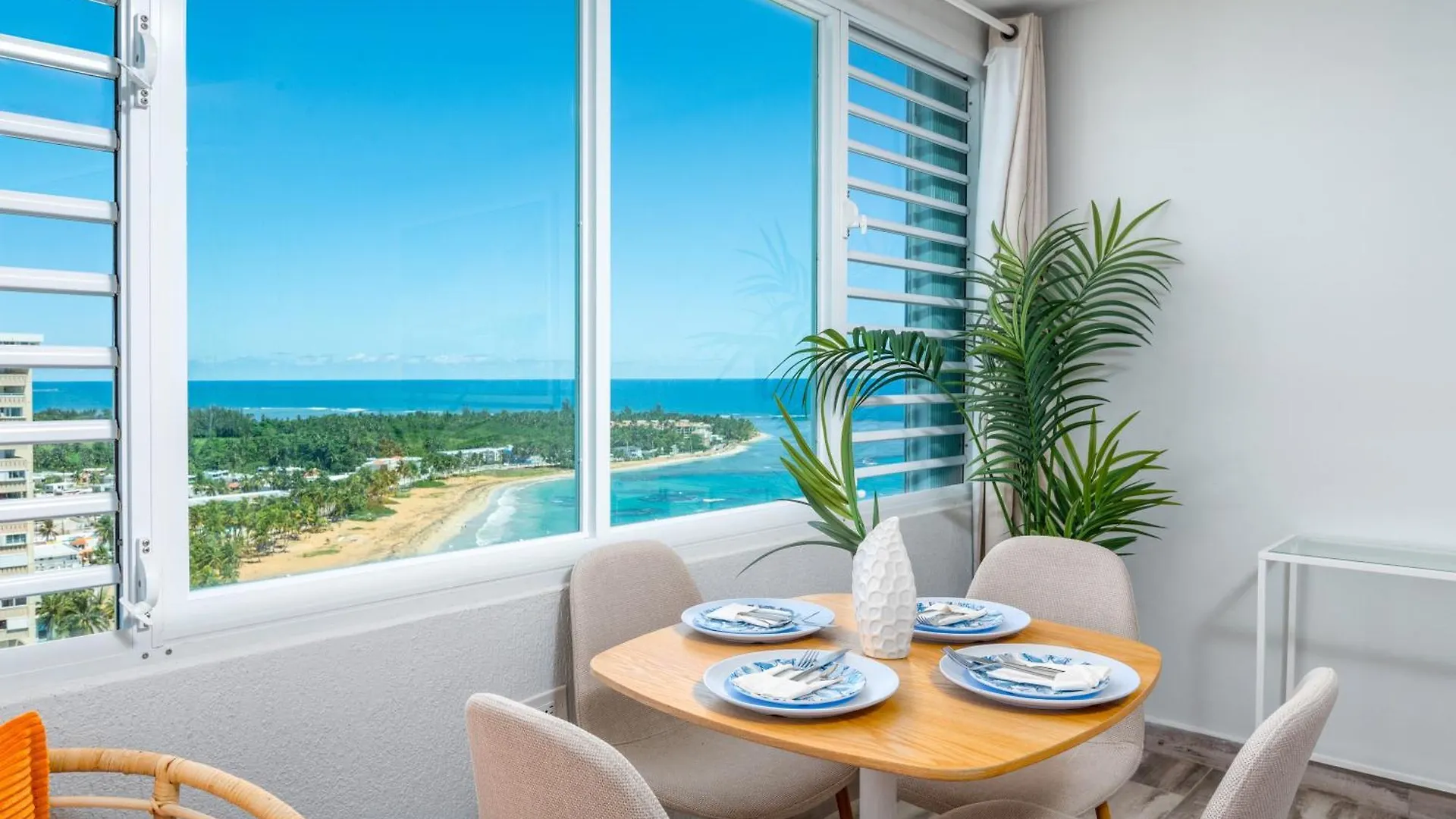 Sea La Vie Beachfront Condo With Dreaming View 卢基约